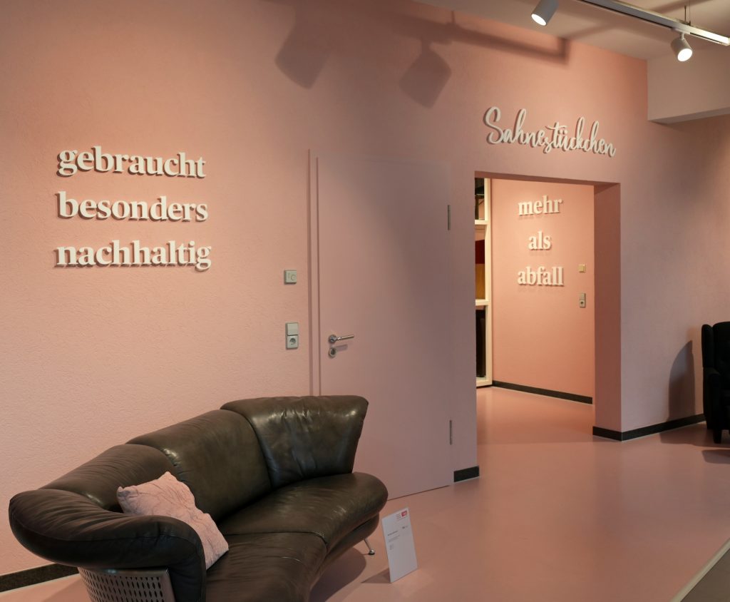 Dossenheim, Zweite Sahne, das Gebrauchtwaren- Kaufhaus der AVR ist eröffnet Dossenheim, Zweite Sahne, Das Gebrauchtwaren Kaufhaus Der Avr Ist Eröffnet