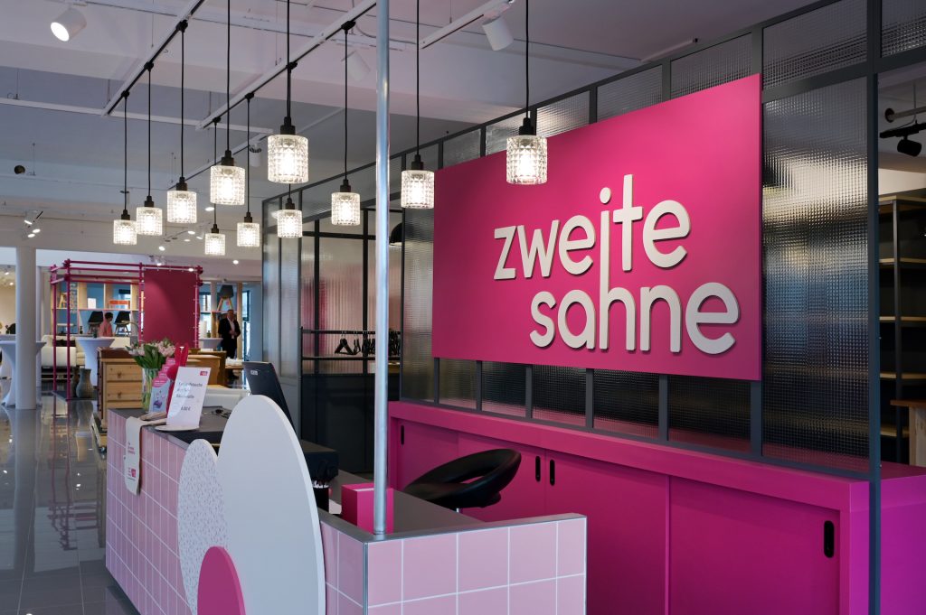 Dossenheim, Zweite Sahne, das Gebrauchtwaren- Kaufhaus der AVR ist eröffnet Dossenheim, Zweite Sahne, Das Gebrauchtwaren Kaufhaus Der Avr Ist Eröffnet