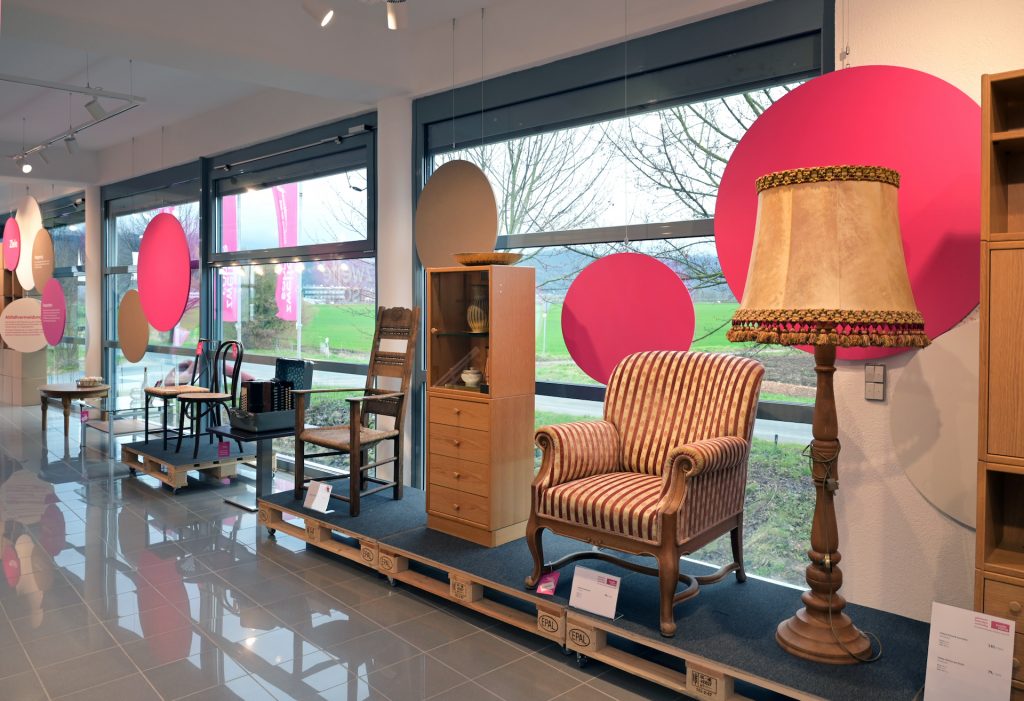 Dossenheim, Zweite Sahne, das Gebrauchtwaren- Kaufhaus der AVR ist eröffnet Dossenheim, Zweite Sahne, Das Gebrauchtwaren Kaufhaus Der Avr Ist Eröffnet