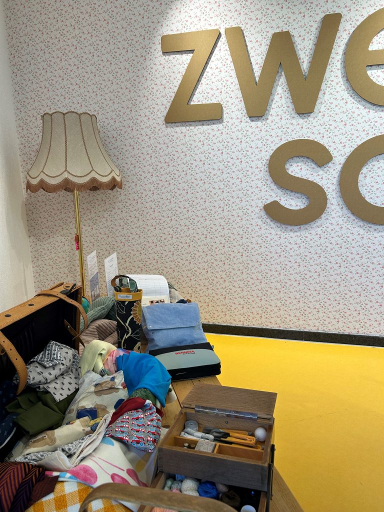 Nähmaterial 1 Nähmaterial 1